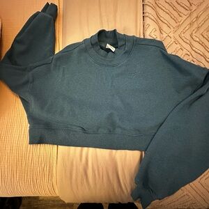 Women’s Gymshark Cropped Sweatshirt